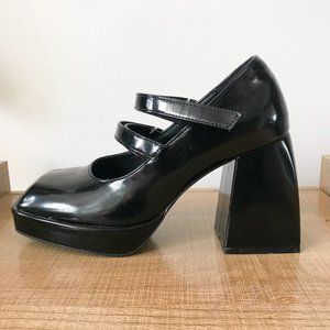 BLACK PLATFORM MARY JANES